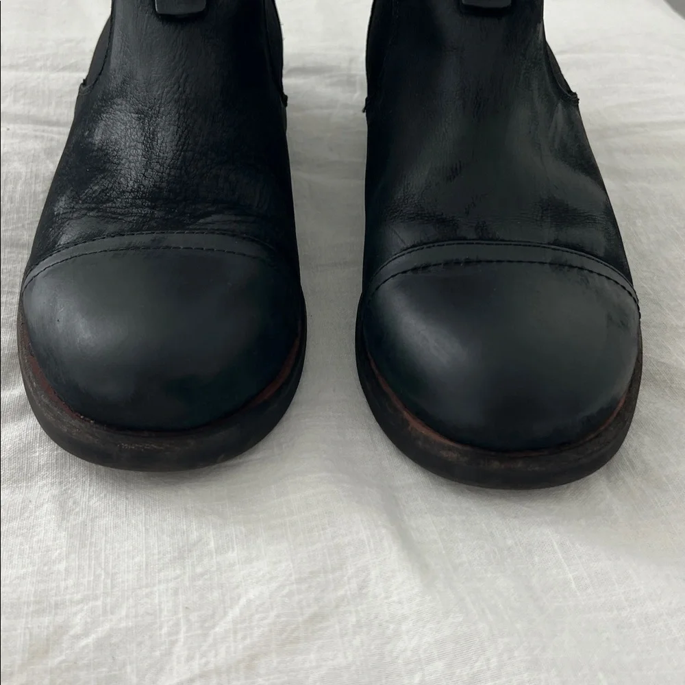 Ugg Gallion Chelsea Black Suede Pull On Boots Size 9